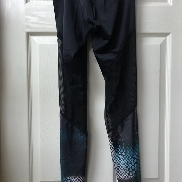 Onzie Yoga Leggings - Picture 6 of 8